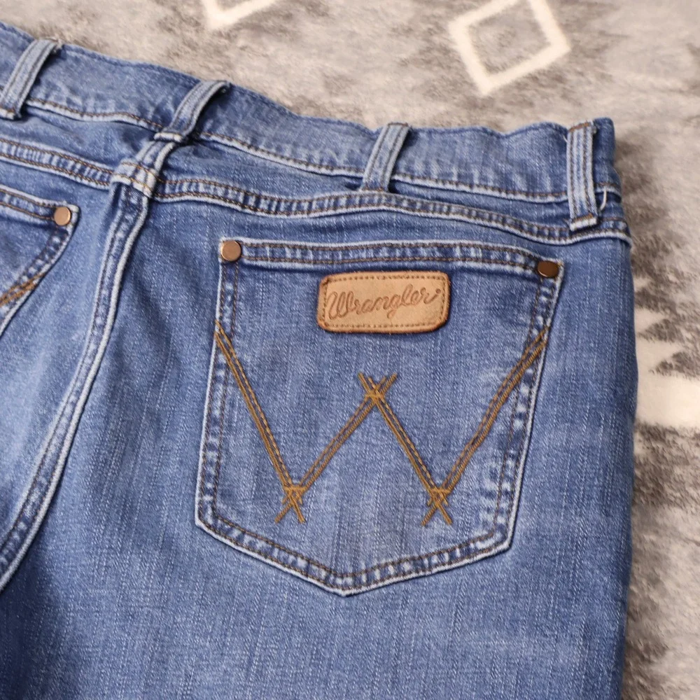 Wrangler Retro Slim Boot Blue Jeans Mens 34x34 Medium Wash Denim WLT77ZC